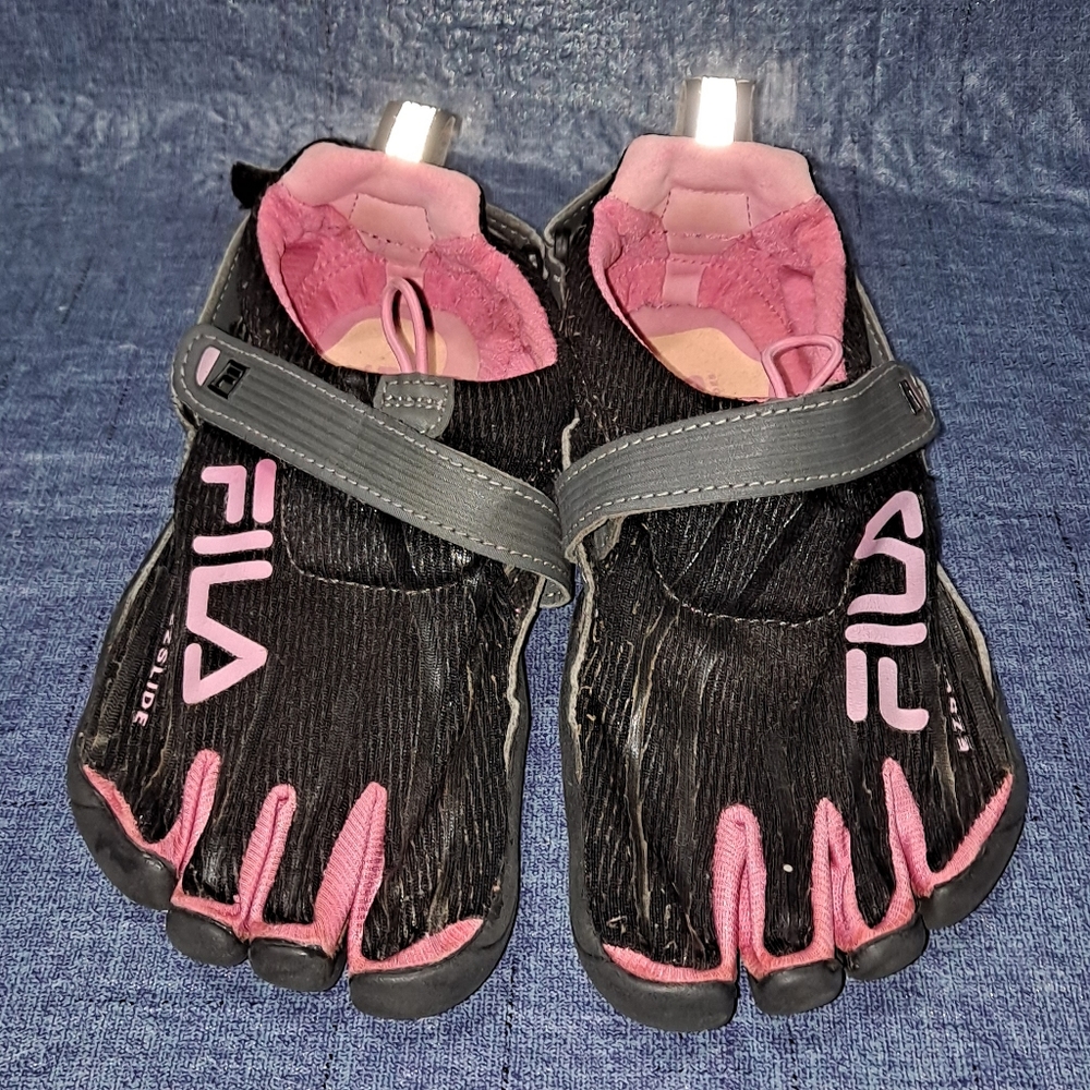 FILA Skele Toes Women's Size 7 EZ Slide Barefoot Running Water Shoes Black Pink
